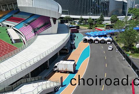 寧(ning)波(bo)奉(feng)化(hua)體(ti)育(yu)館週邊(bian)路麵做(zuo)RS質感係列綵(cai)色路(lu)麵(mian)，賦(fu)予道路(lu)新(xin)活(huo)力(li)